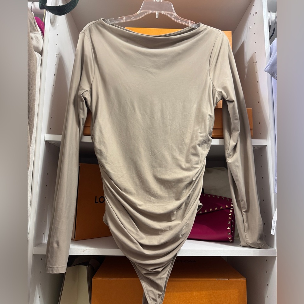 Abercrombie & Fitch Long Sleeve Ruched Bodysuit in Beige